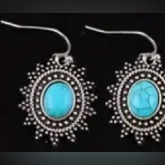 *FREE GIFT GIVEAWAY* NEW Dangle metal w round stone, Faux Turquoise, silverish - Picture 1 of 2